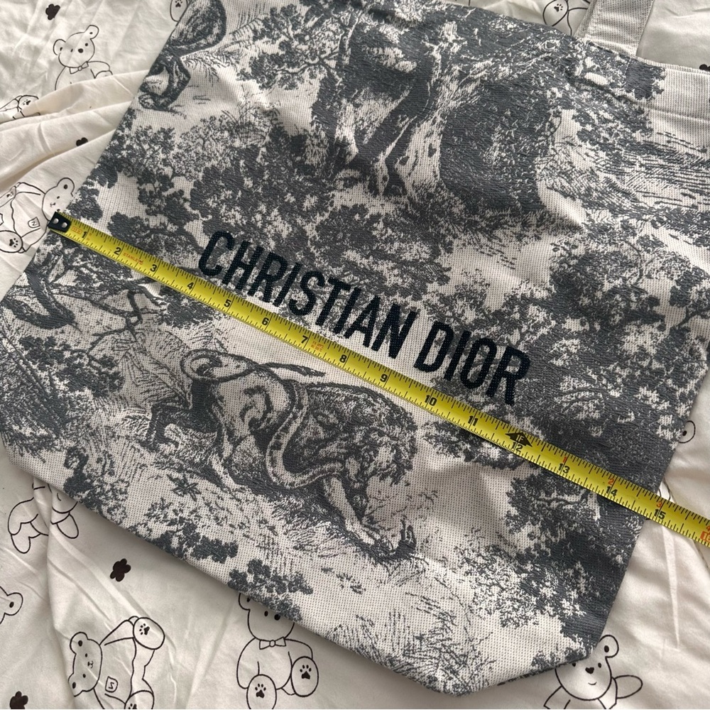 Dior Gray and White Tote Bag - Picture 2 of 6